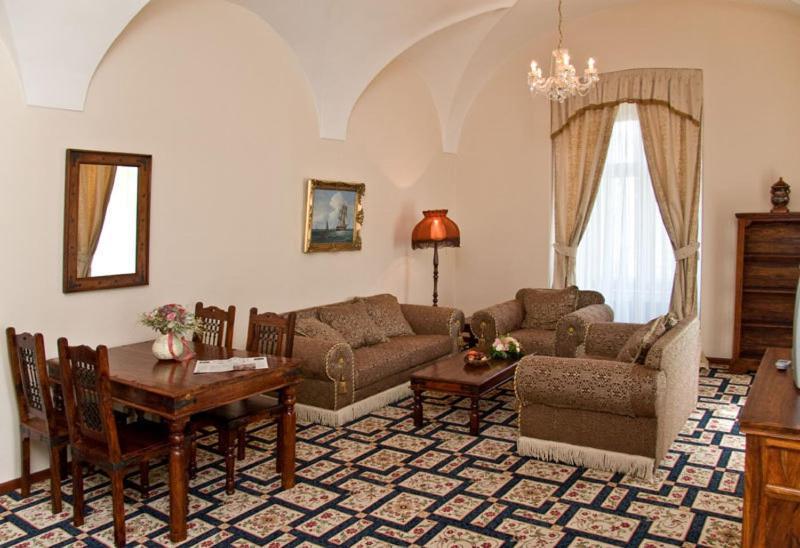 Chateau Zbiroh Cameră foto